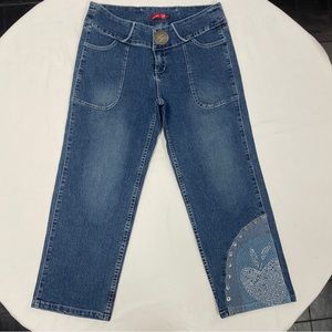Apple bottoms, ladies crop jeans, size 7